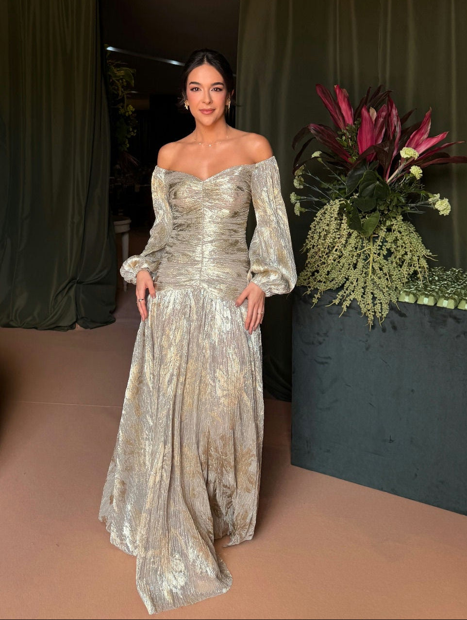 vestido lurex dourado patbo