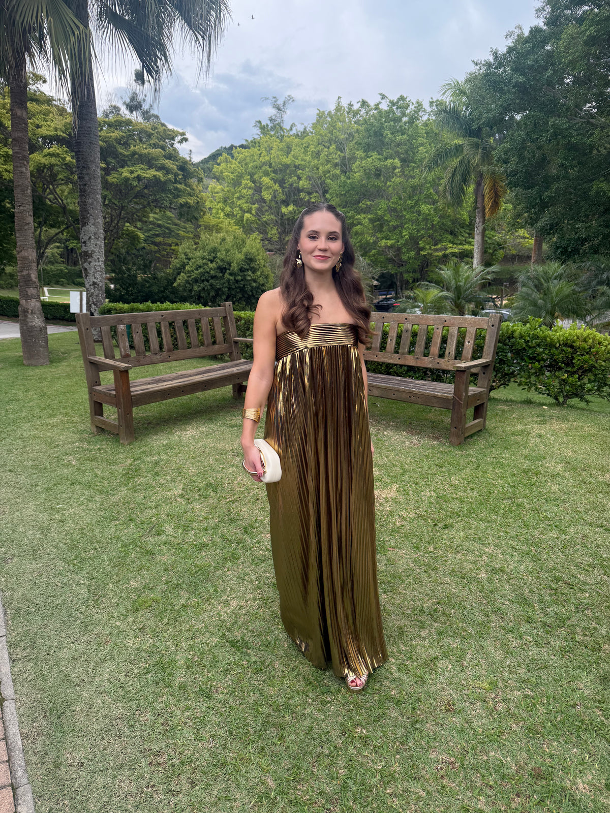 vestido tomara que caia dourado