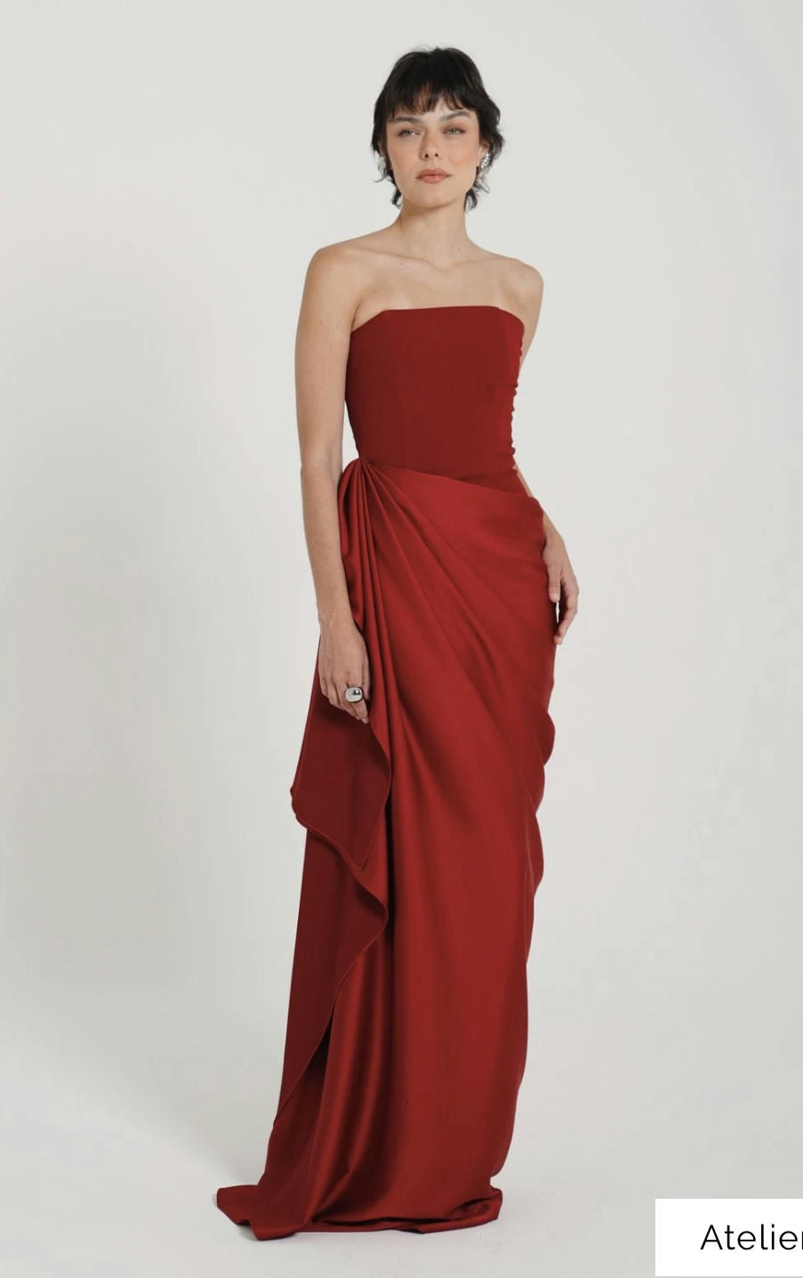 vestido corset saia drapeada vinho