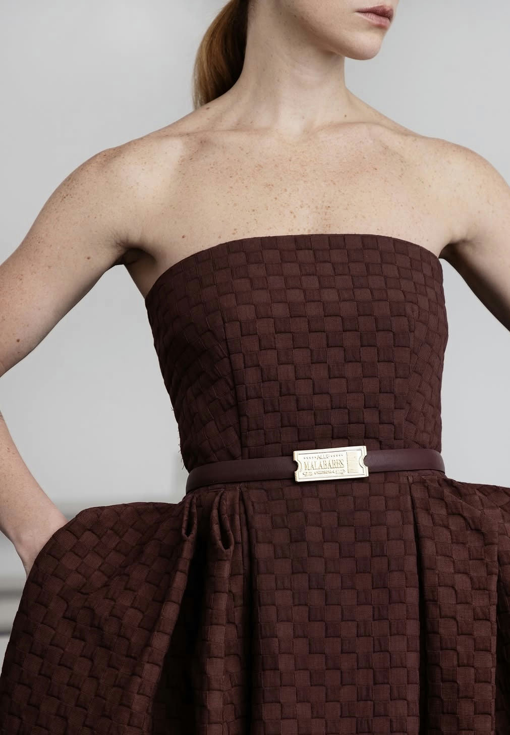 vestido estrutura aluf bordô