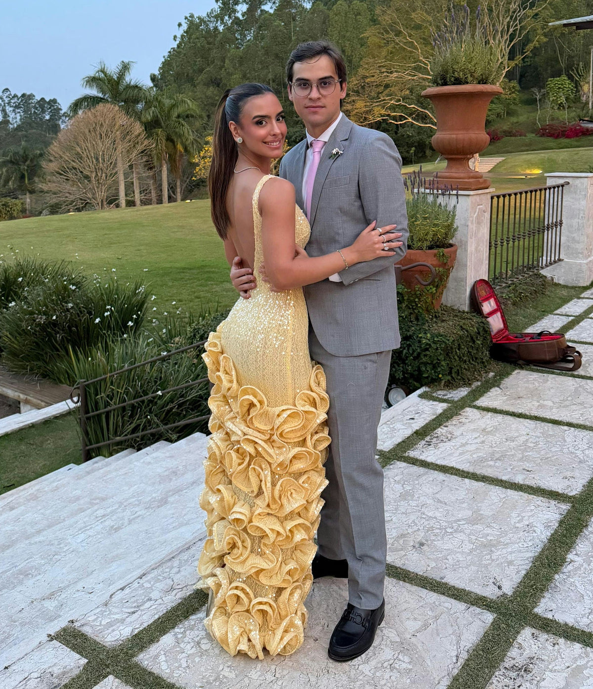 vestido amarelo paetê PatBo