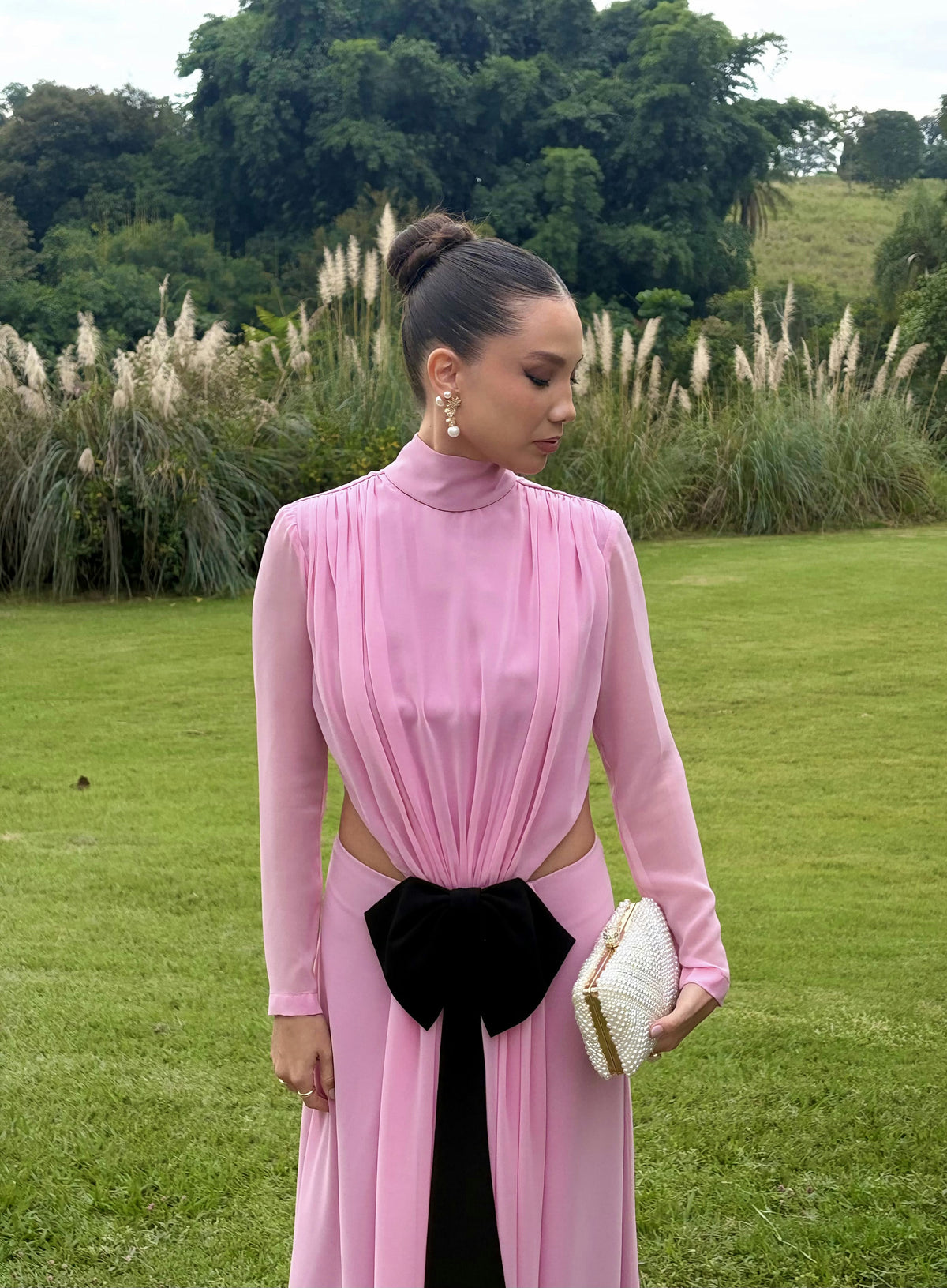 vestido laço veludo rosa