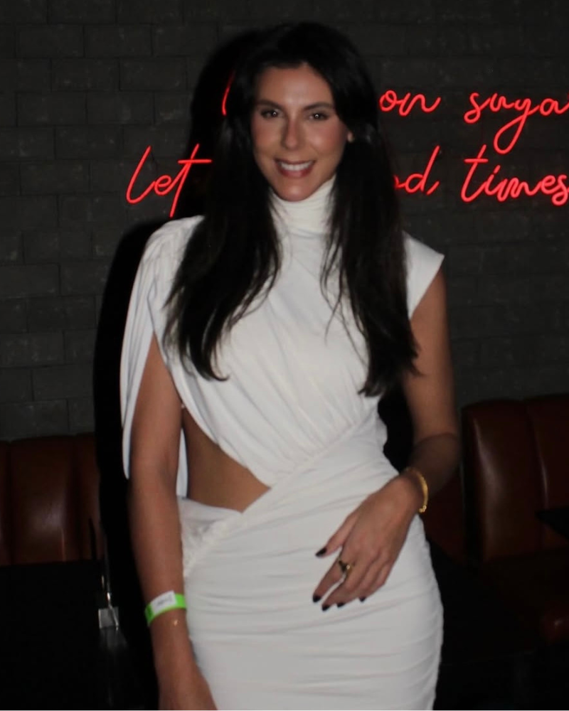 vestido midi drapeado branco