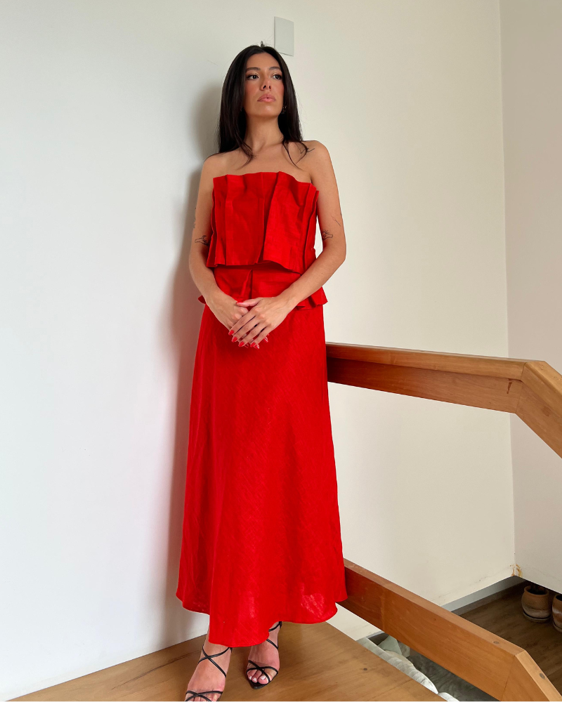 vestido midi com plissado vermelho