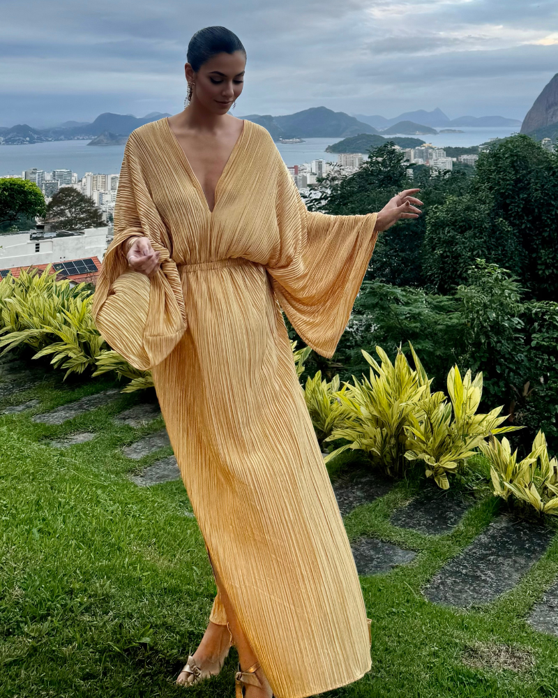 vestido longuete fluido dourado