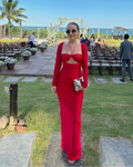 vestido manga longa decote vermelho
