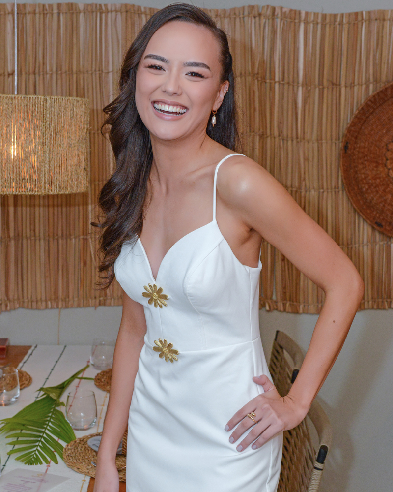 vestido detalhe flor branco