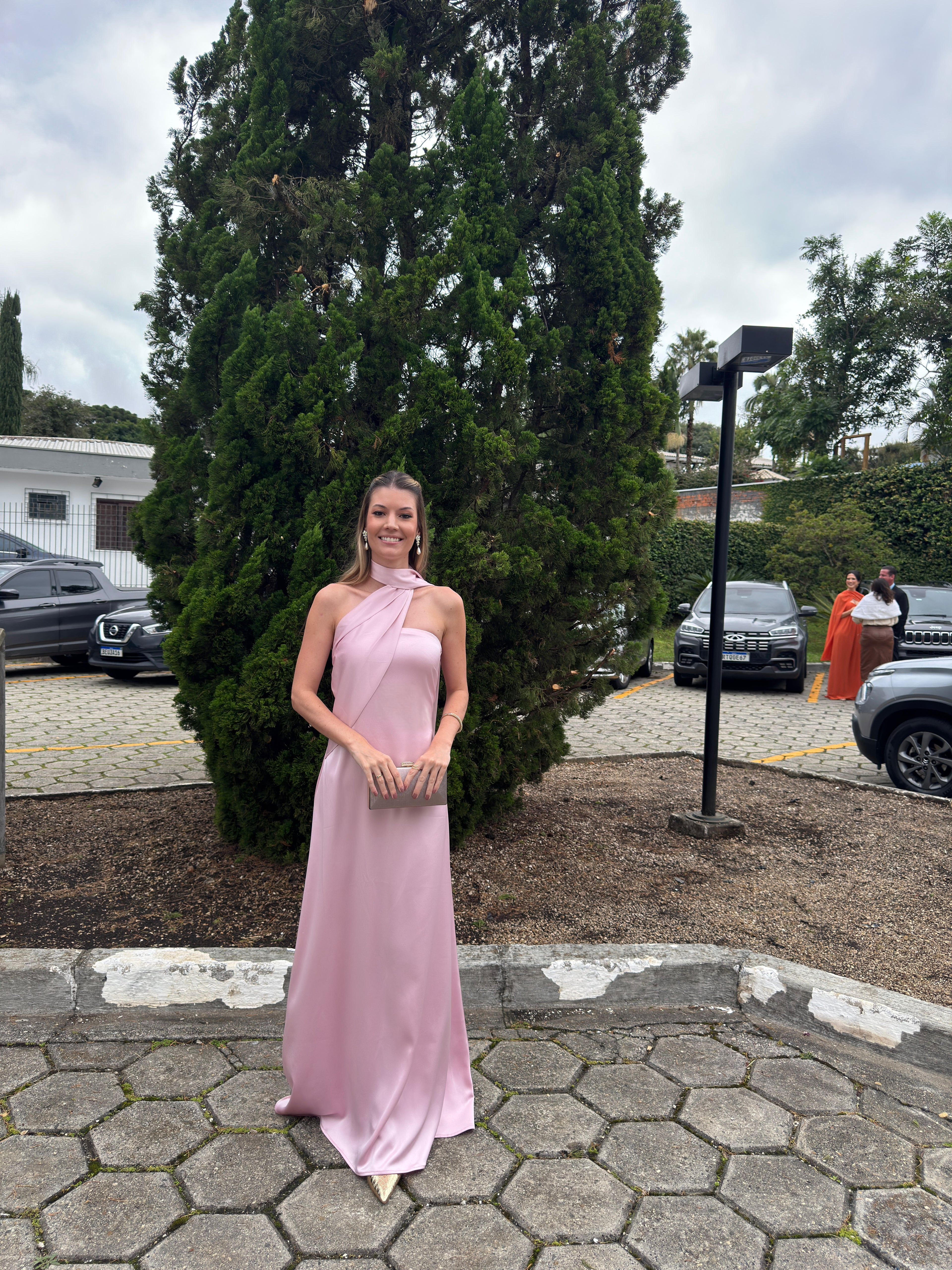 vestido lenço acetinado rosa