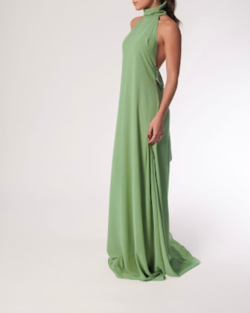 vestido fluido e longo verde