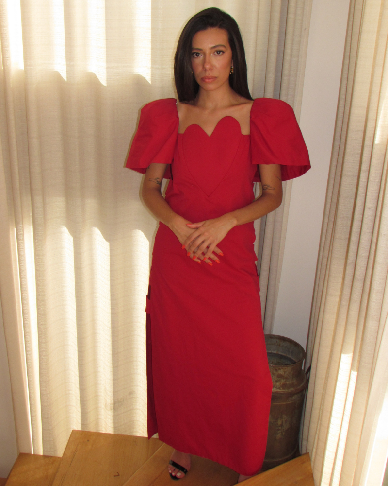 vestido decote coração vermelho