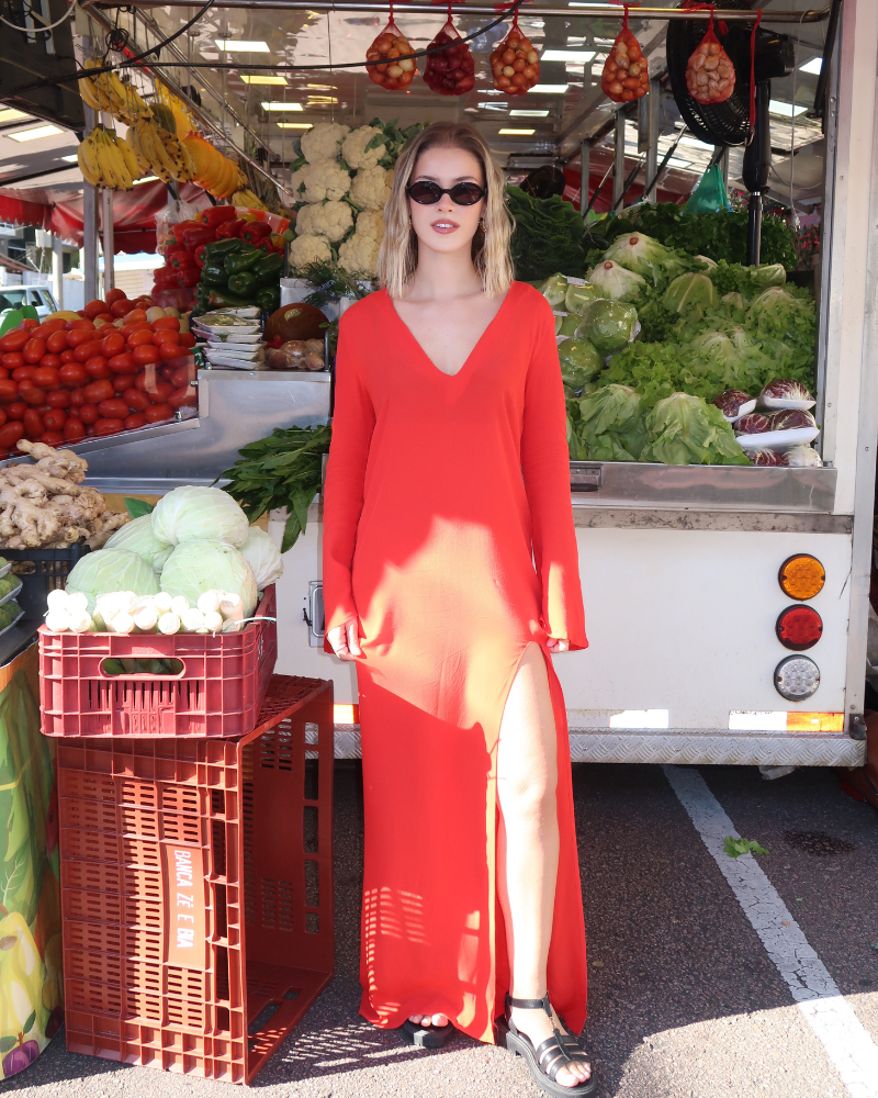 vestido manga longa fenda vermelho