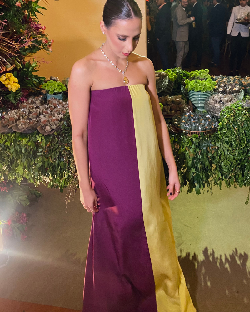 vestido tomara que caia roxo e amarelo