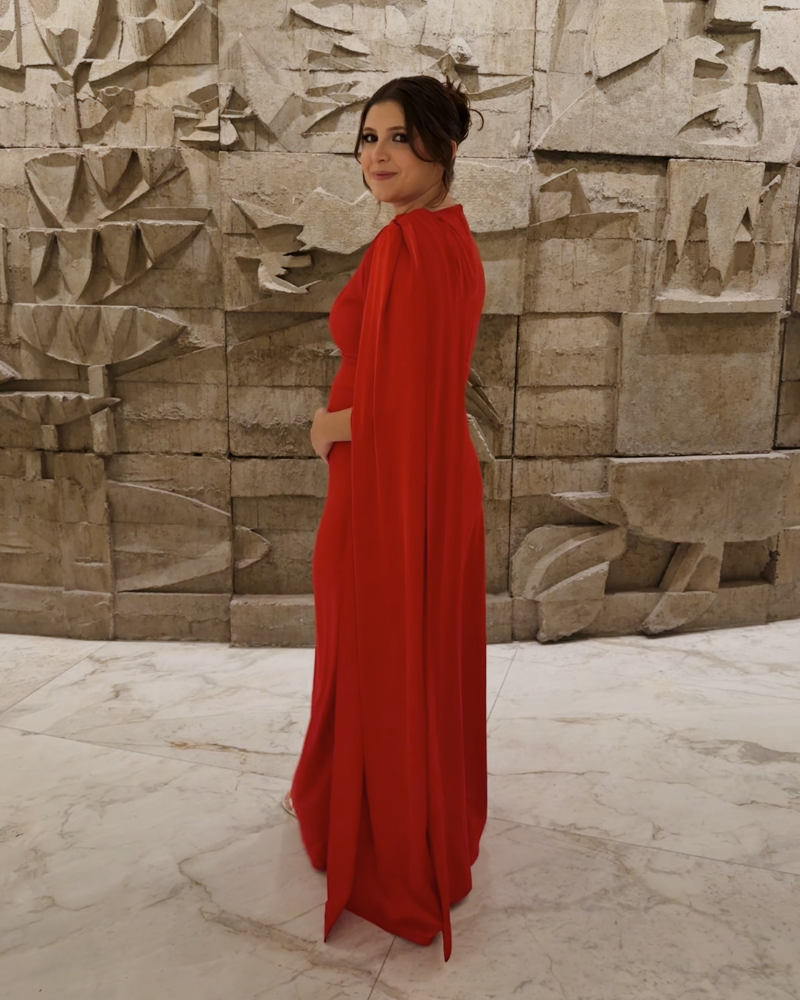 vestido capa unilateral vermelho