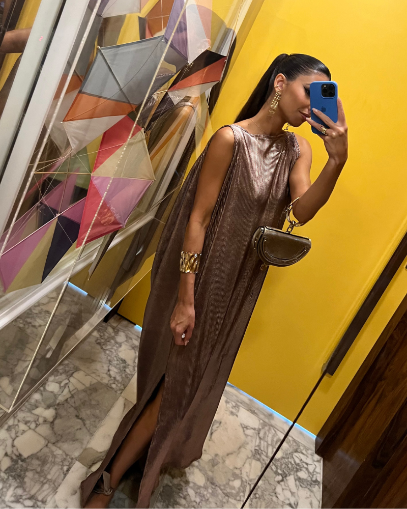 vestido fluido detalhe costas rosa platinado