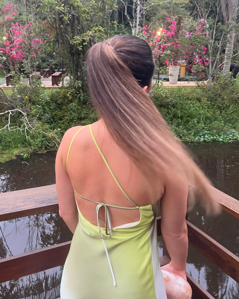 vestido degradê verde e rosa