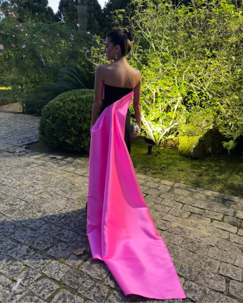 vestido cauda preto e rosa