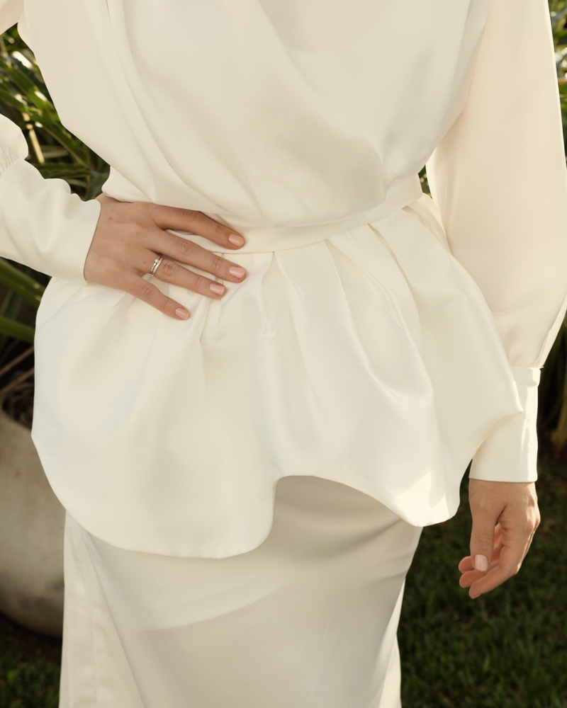 vestido midi acinturado cetim branco