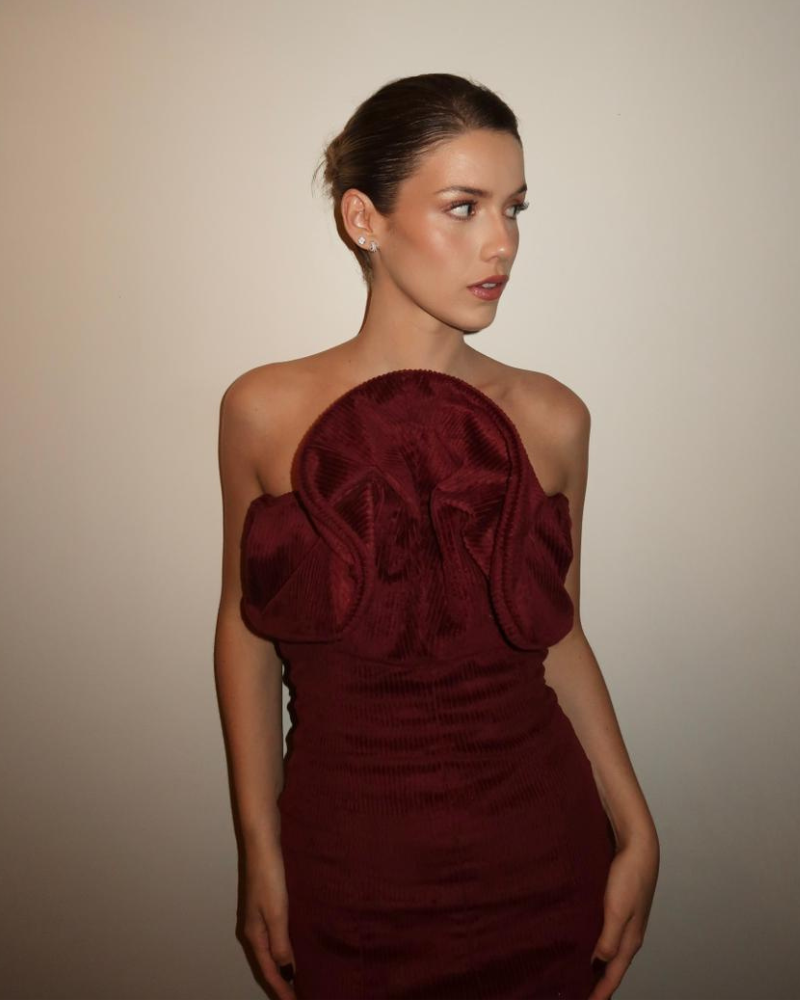 vestido petala bordo
