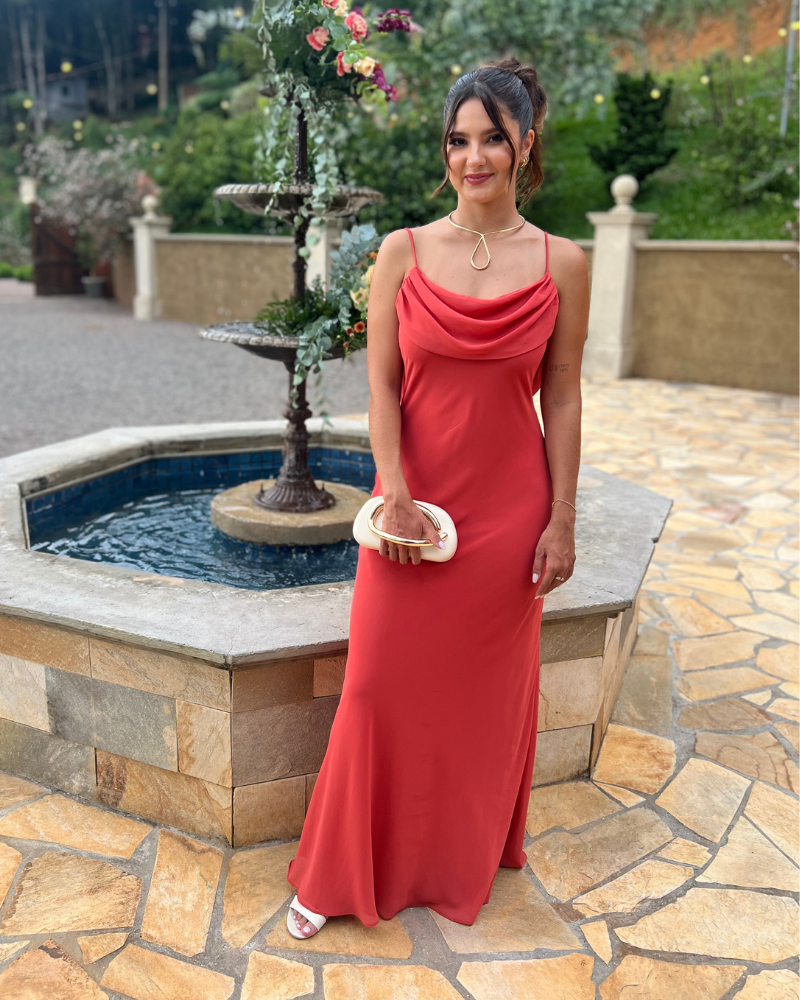 vestido costas abertas coral