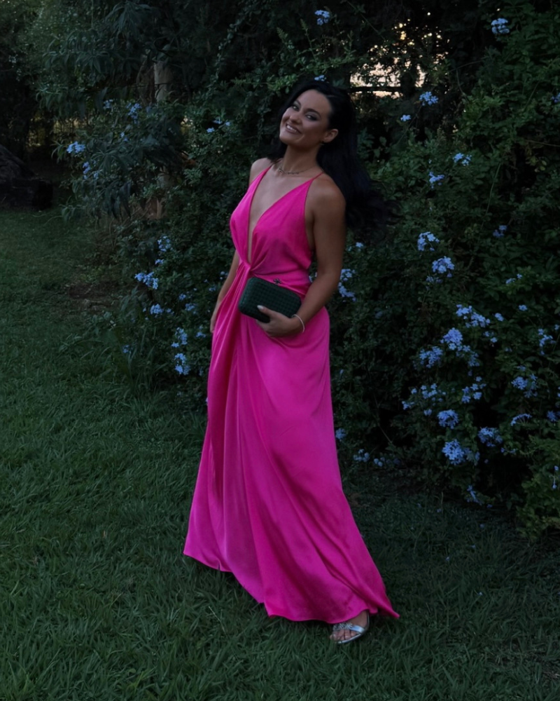vestido detalhe frontal e amarração nas costas rosa