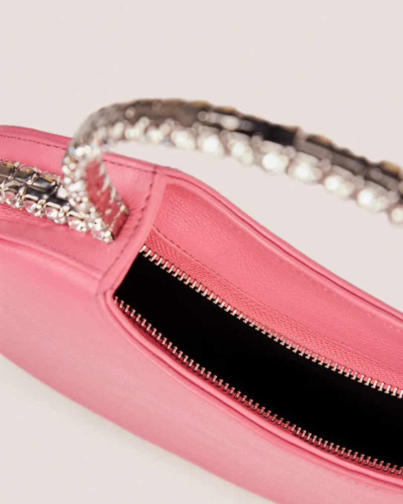 bolsa de coração rosa em couro