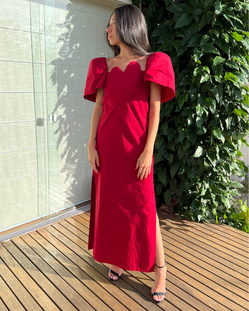 vestido decote coração vermelho