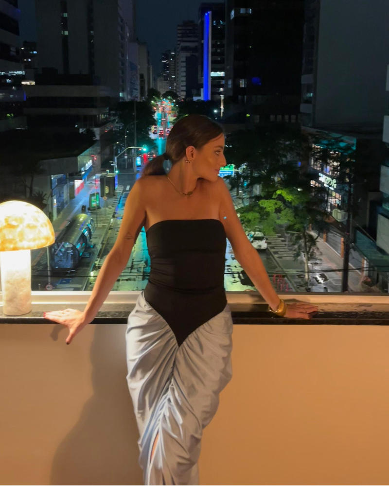 vestido drapeado cetim azul