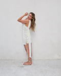 vestido ilhós branco