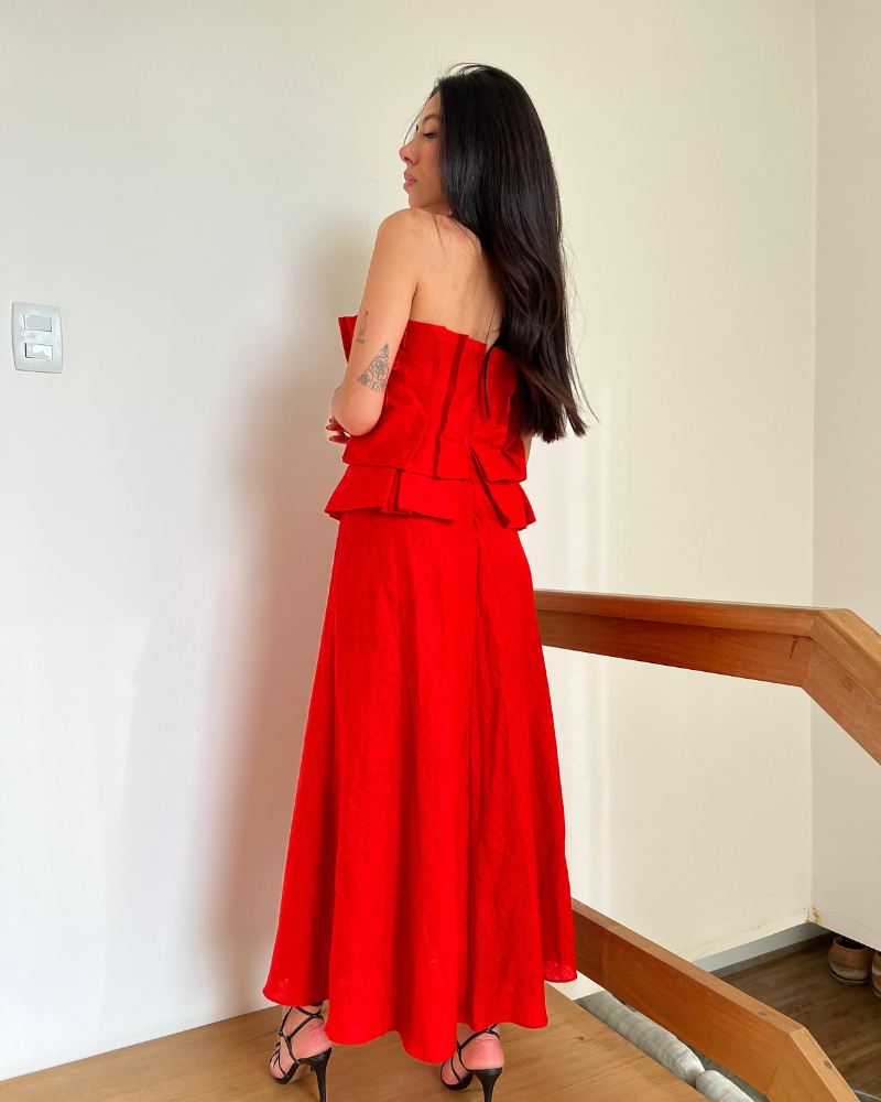 vestido midi com plissado vermelho