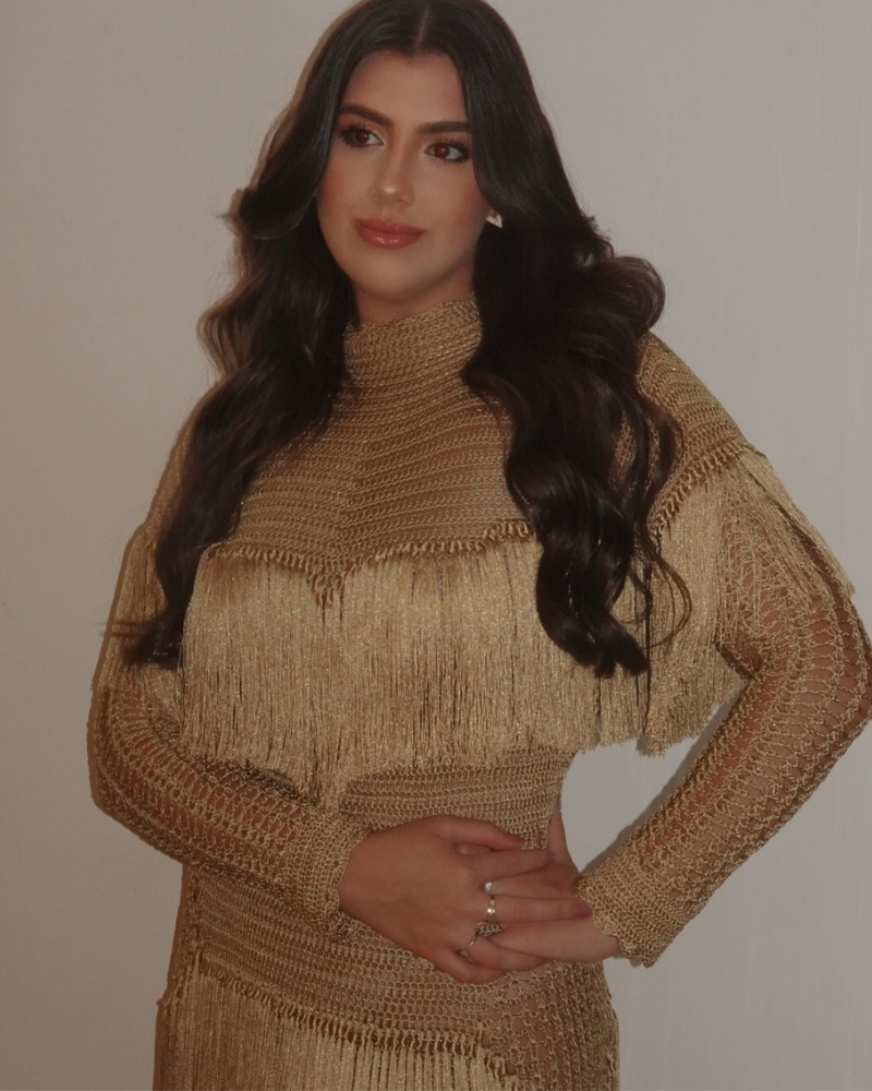 vestido crochê e franjas curto dourado