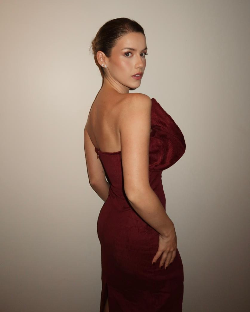 vestido petala bordo