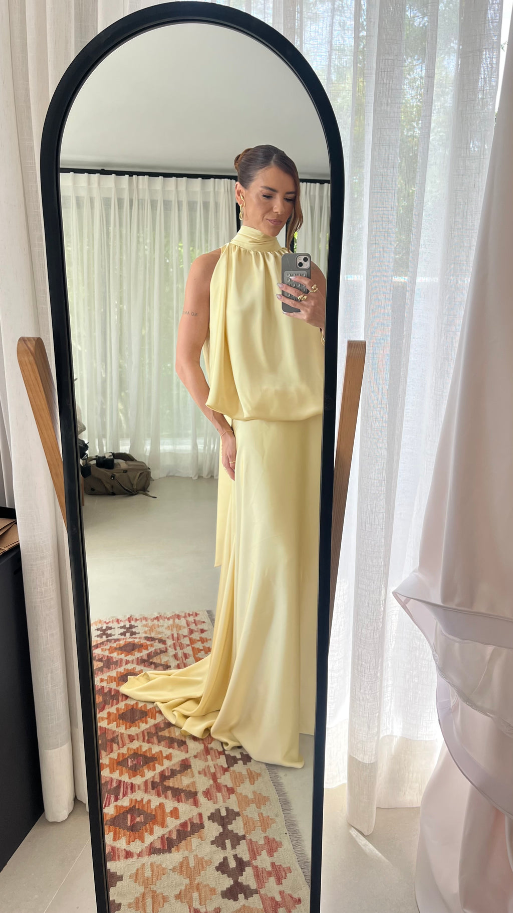 Vestido amarelo manteiga. Tamanho 36/38.