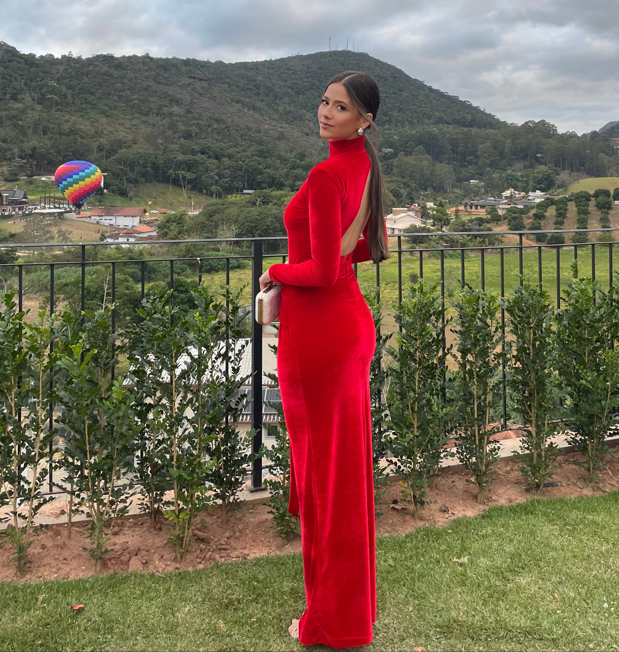 vestido trançado veludo vermelho