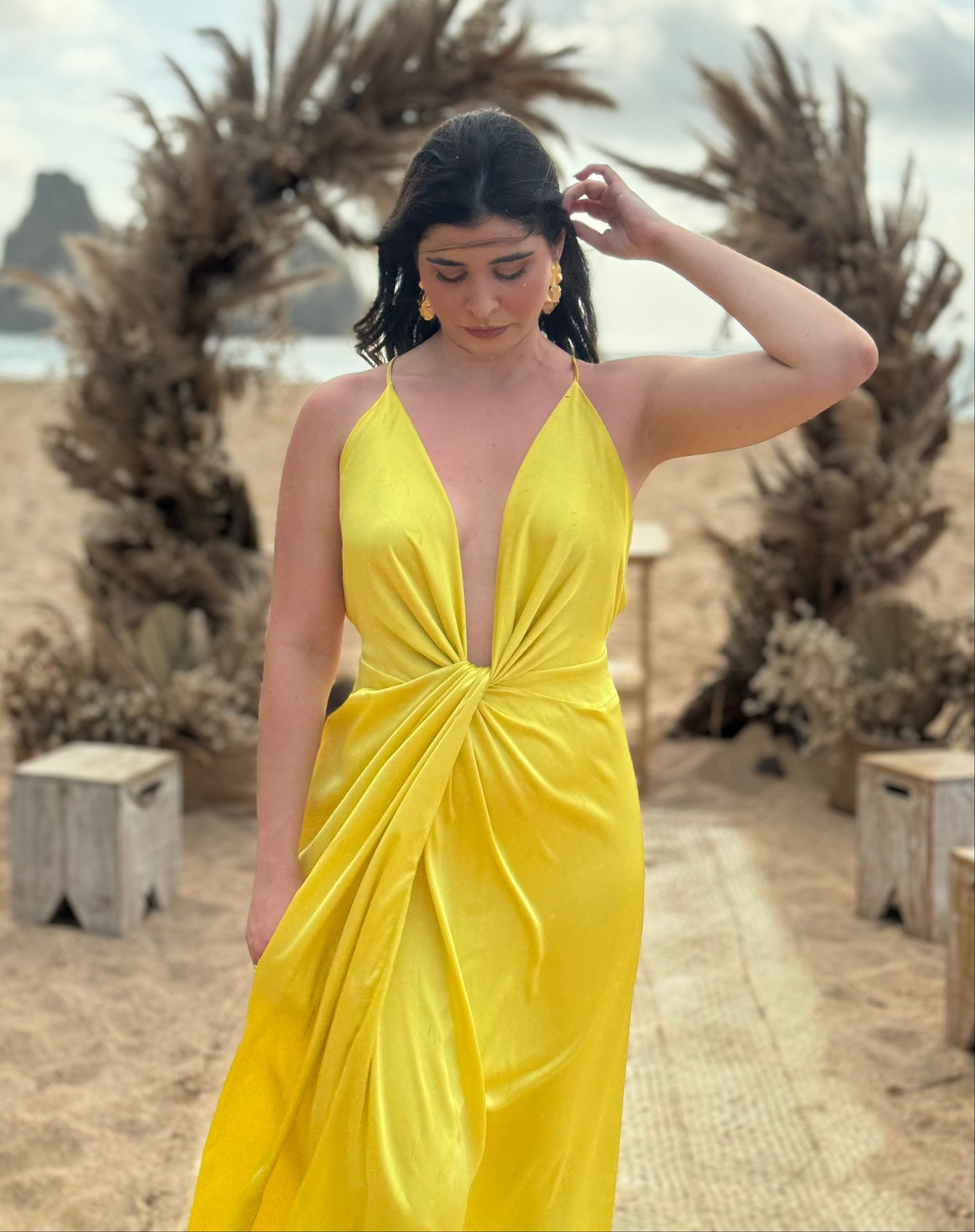 Vestido acetinado verde lima tamanho M ou 38