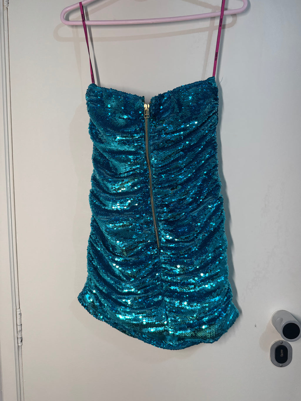 vestido mini paetê turquesa