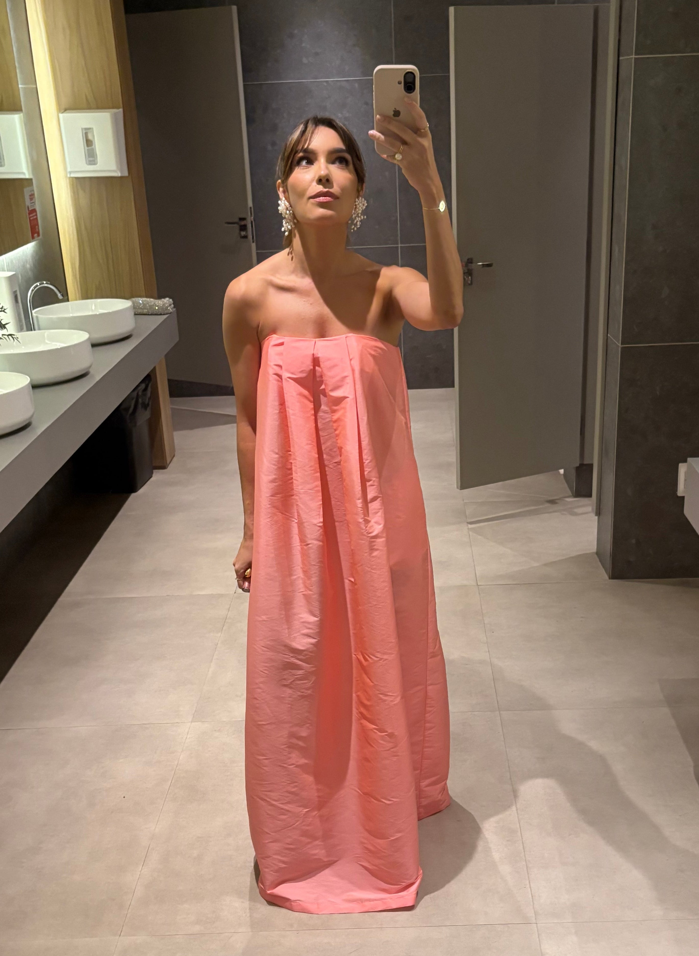 Vestido amplo rosa fluor