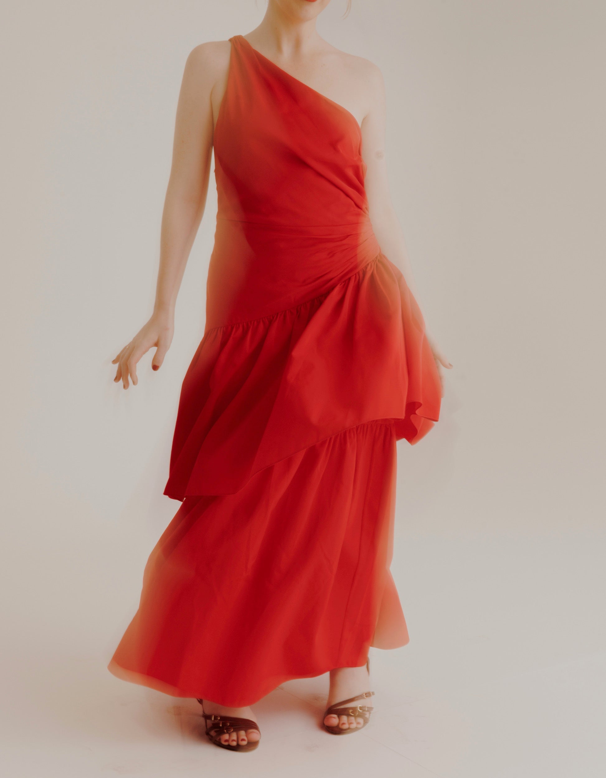 vestido vermelho um ombro só