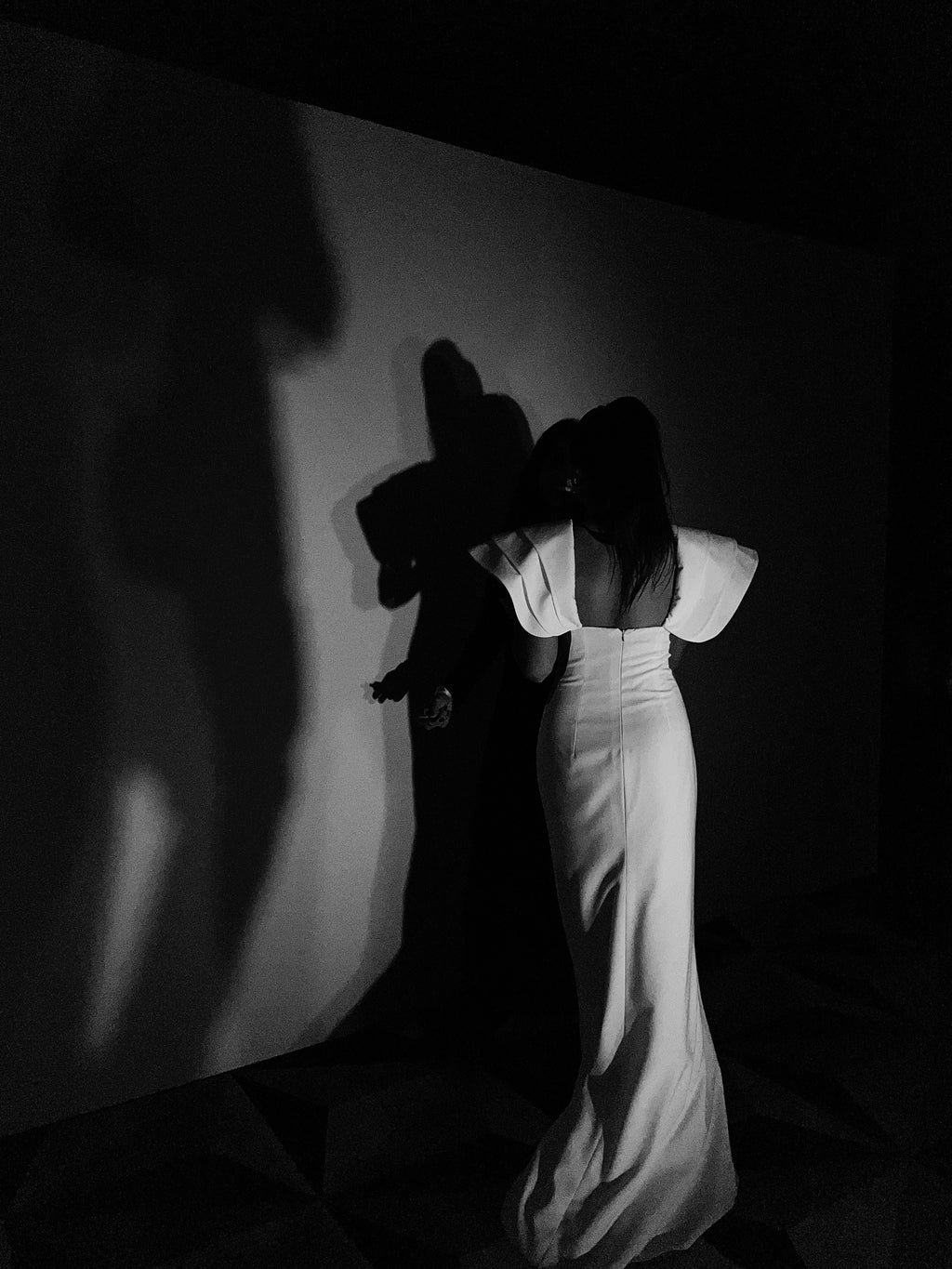 vestido estrutura ombro branco