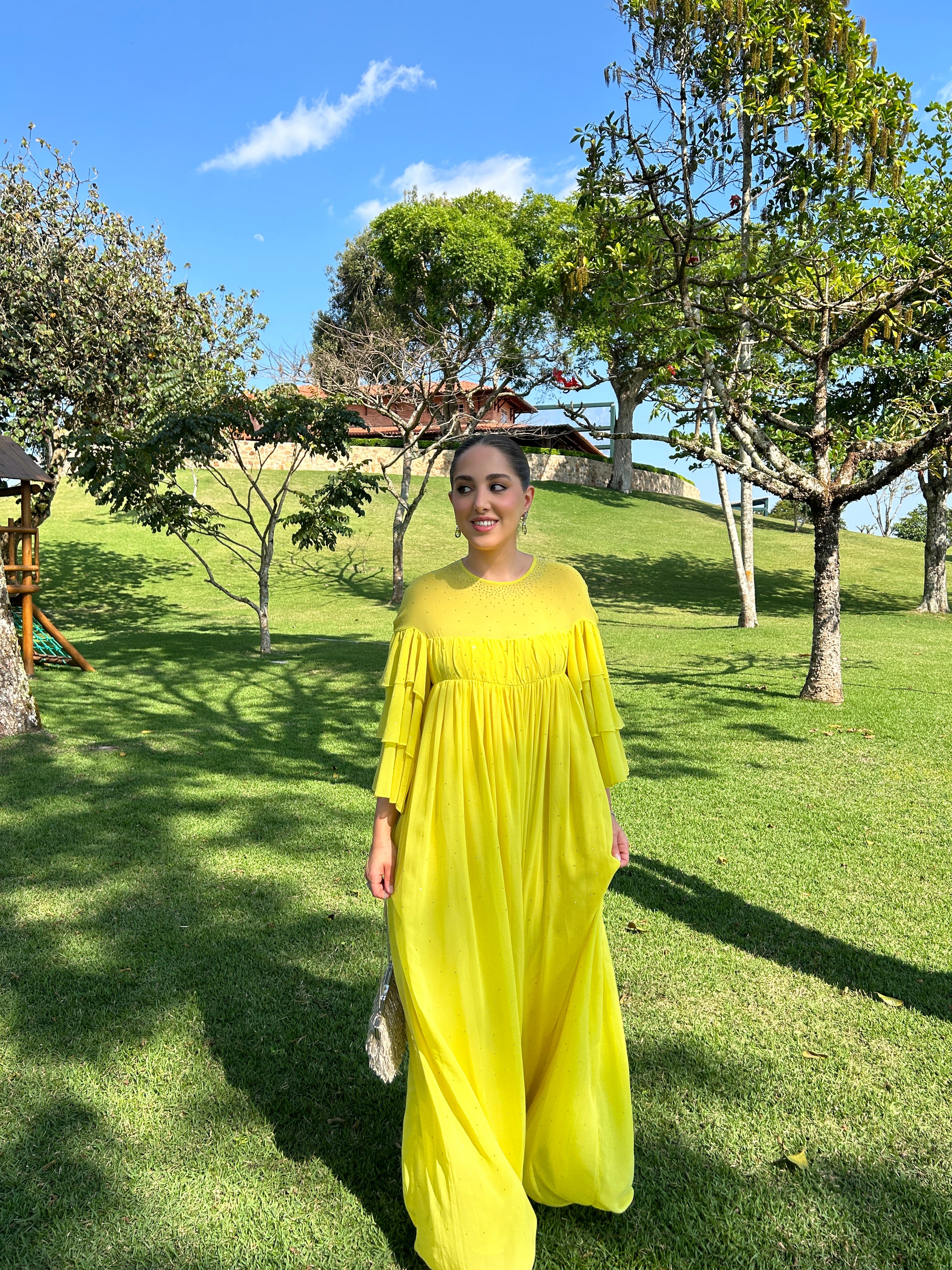 vestido manga babados amarelo