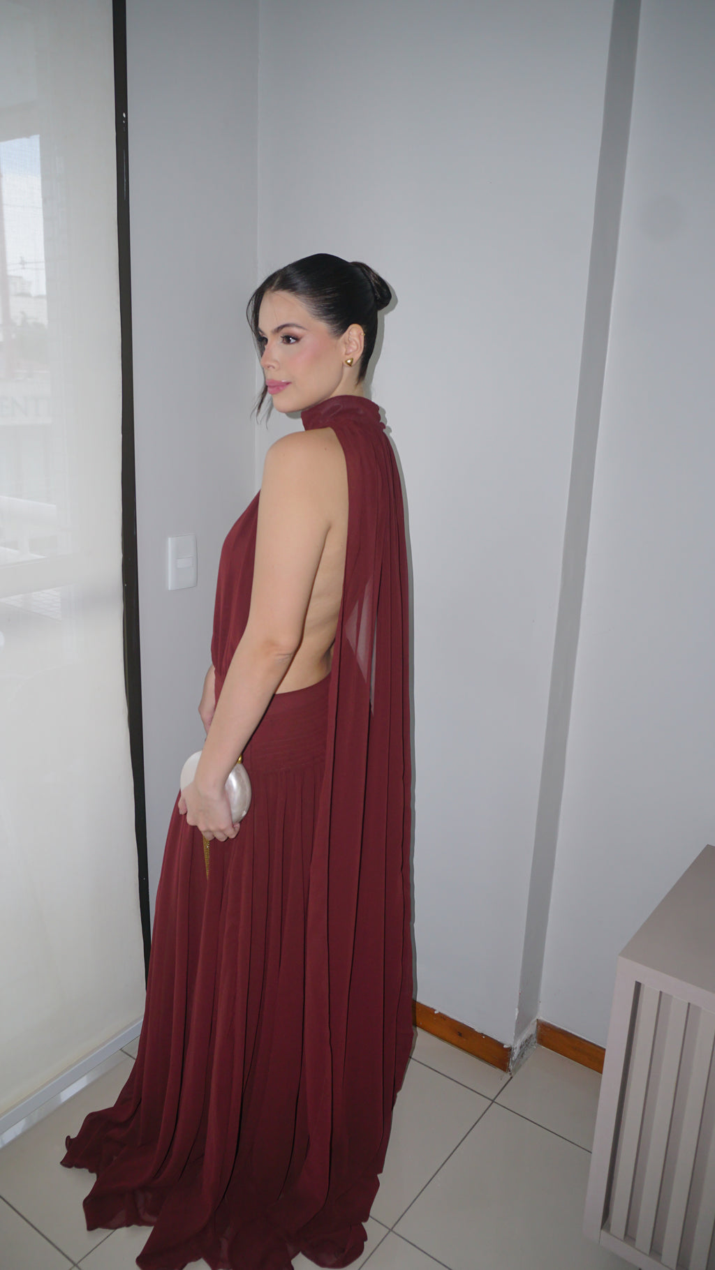 vestido capa marrom