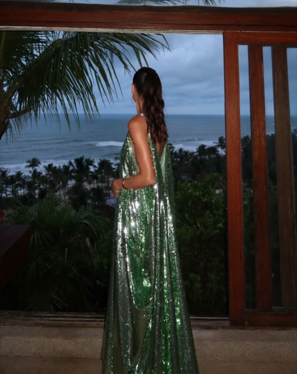 vestido paetê verde