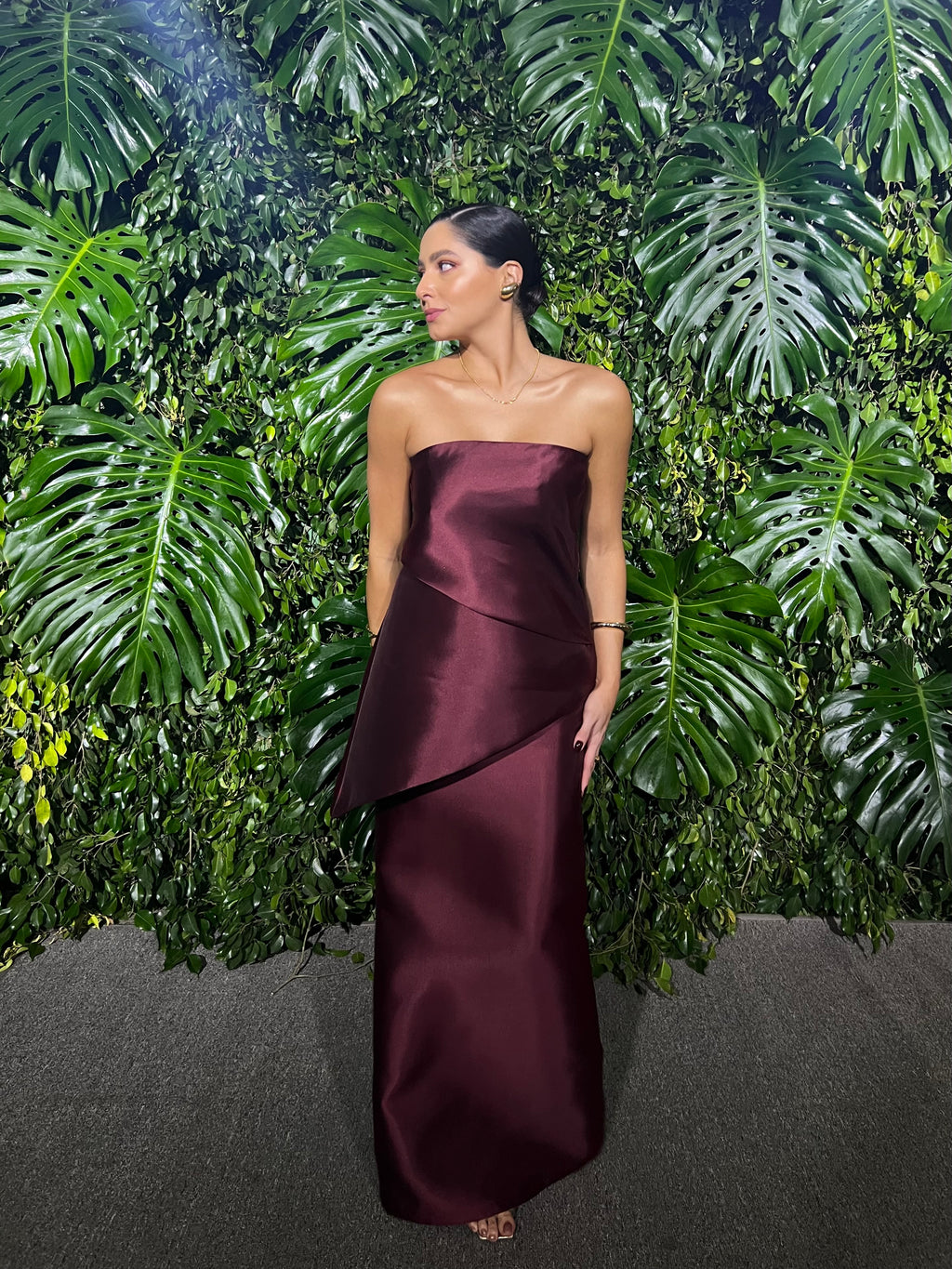 vestido escamas marsala