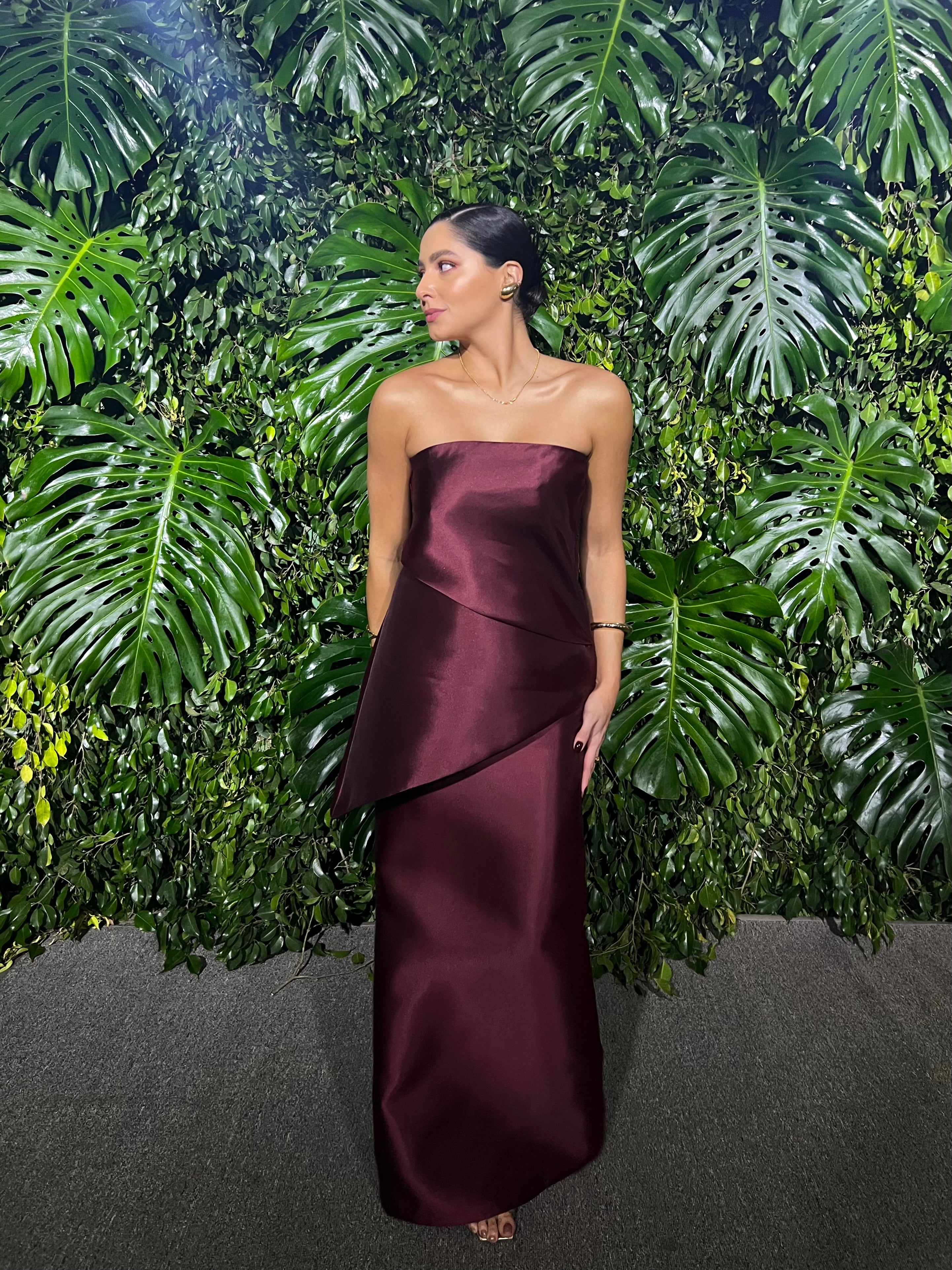 vestido escamas marsala