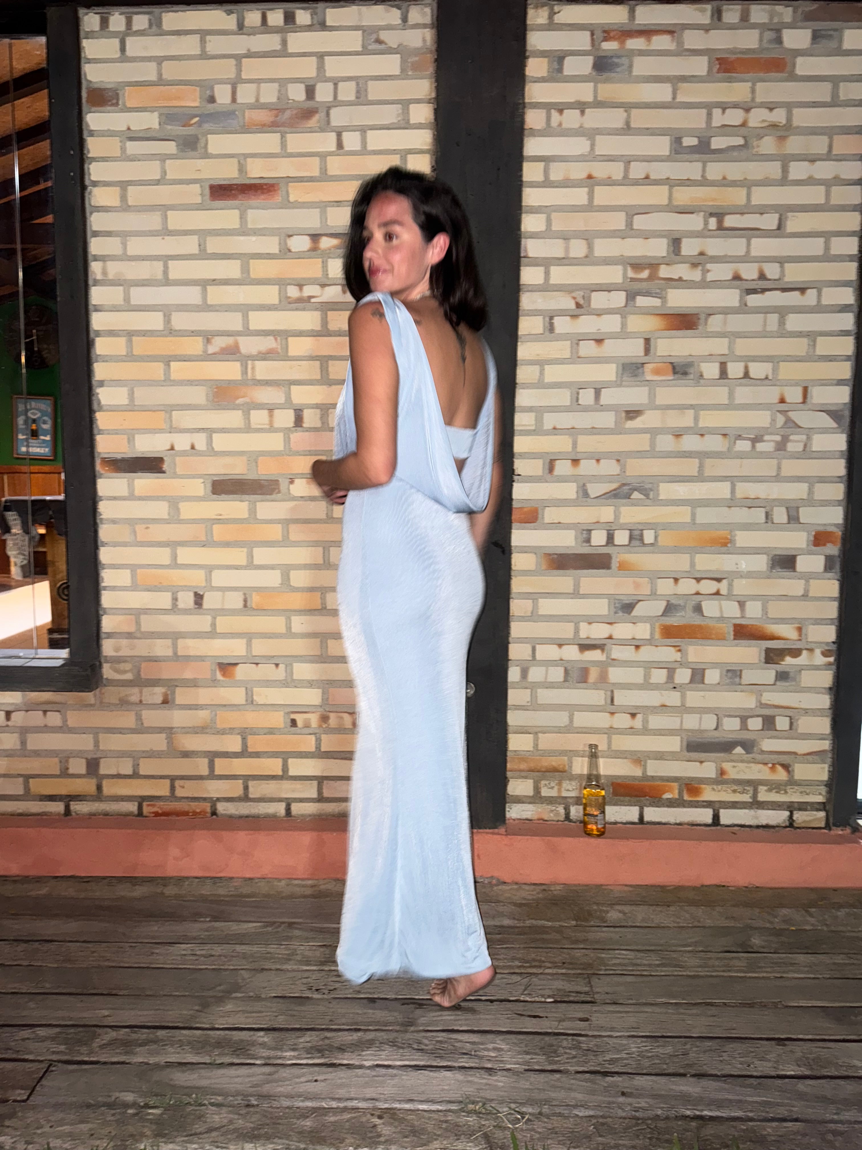 vestido detalhe busto azul