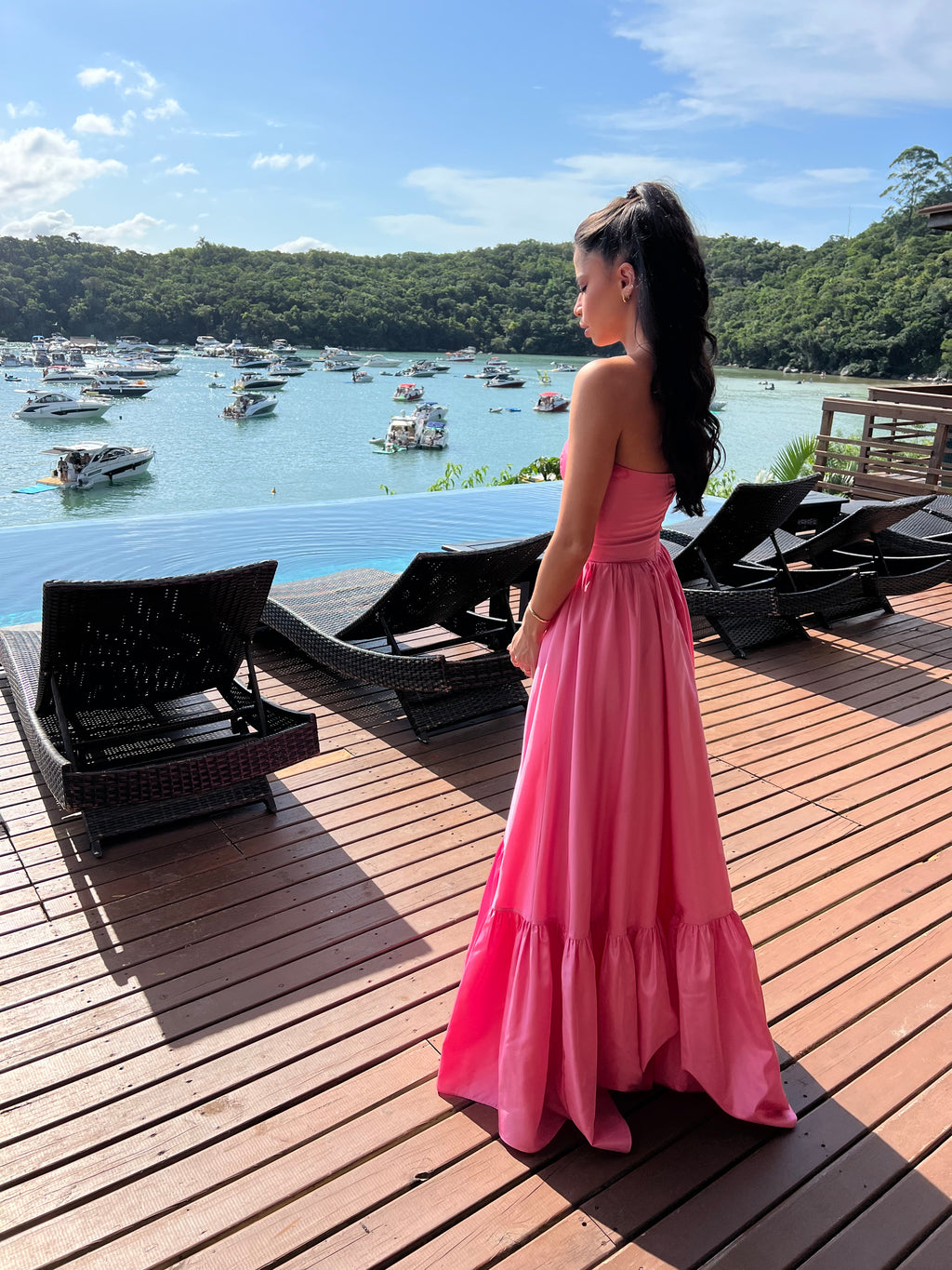vestido fenda acetinado rosa