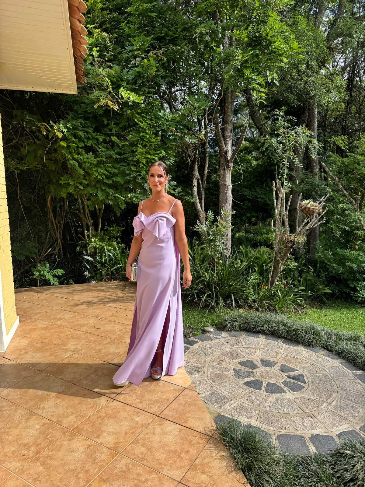 vestido detalhe busto lilás