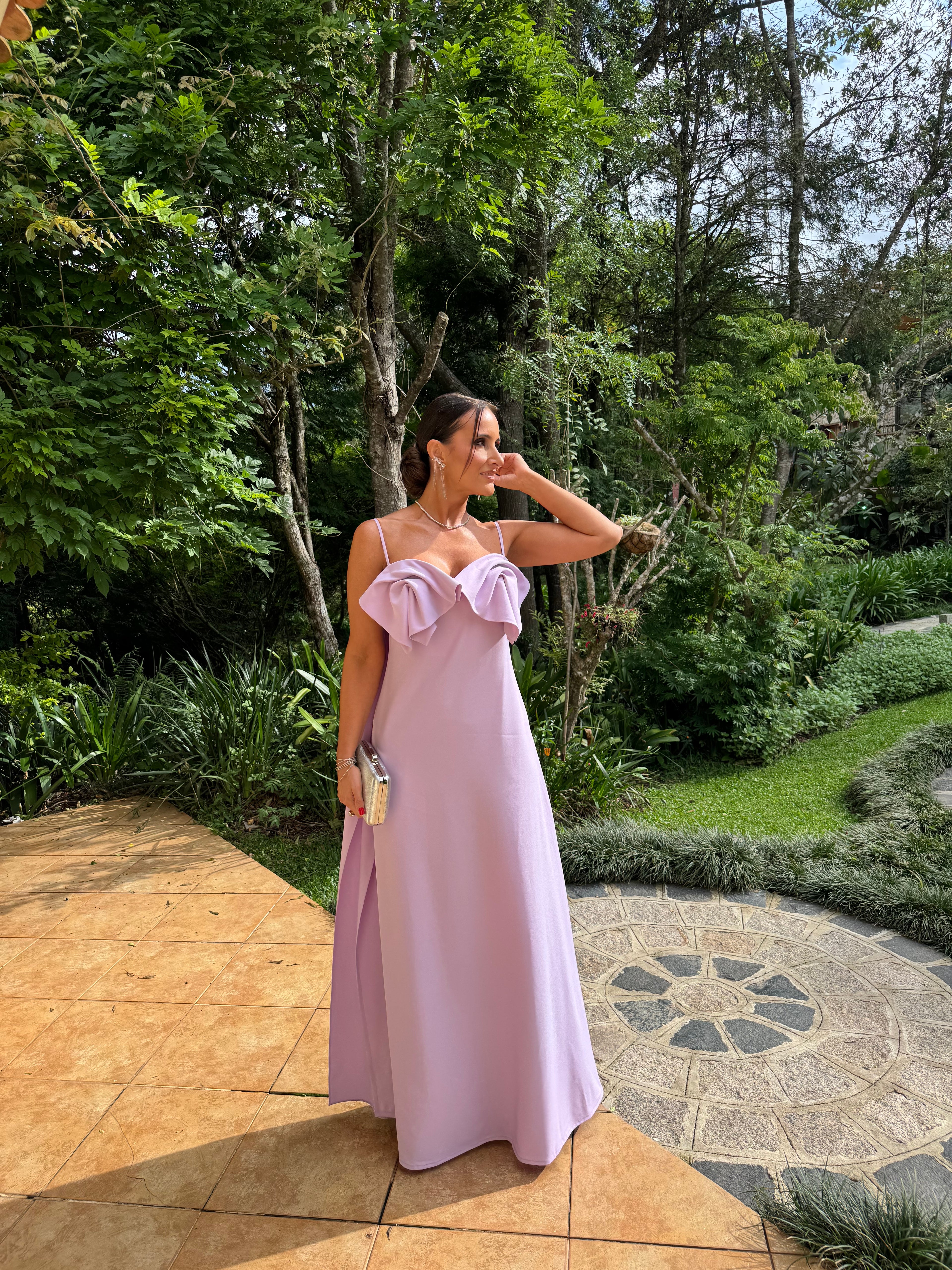 vestido detalhe busto lilás