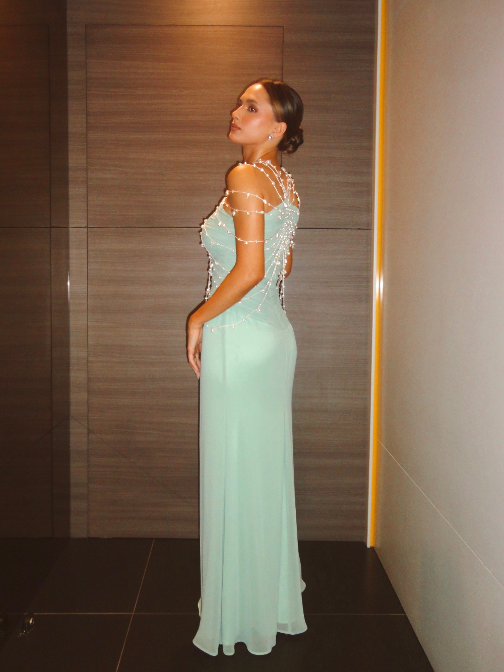 vestido pérolas verde água