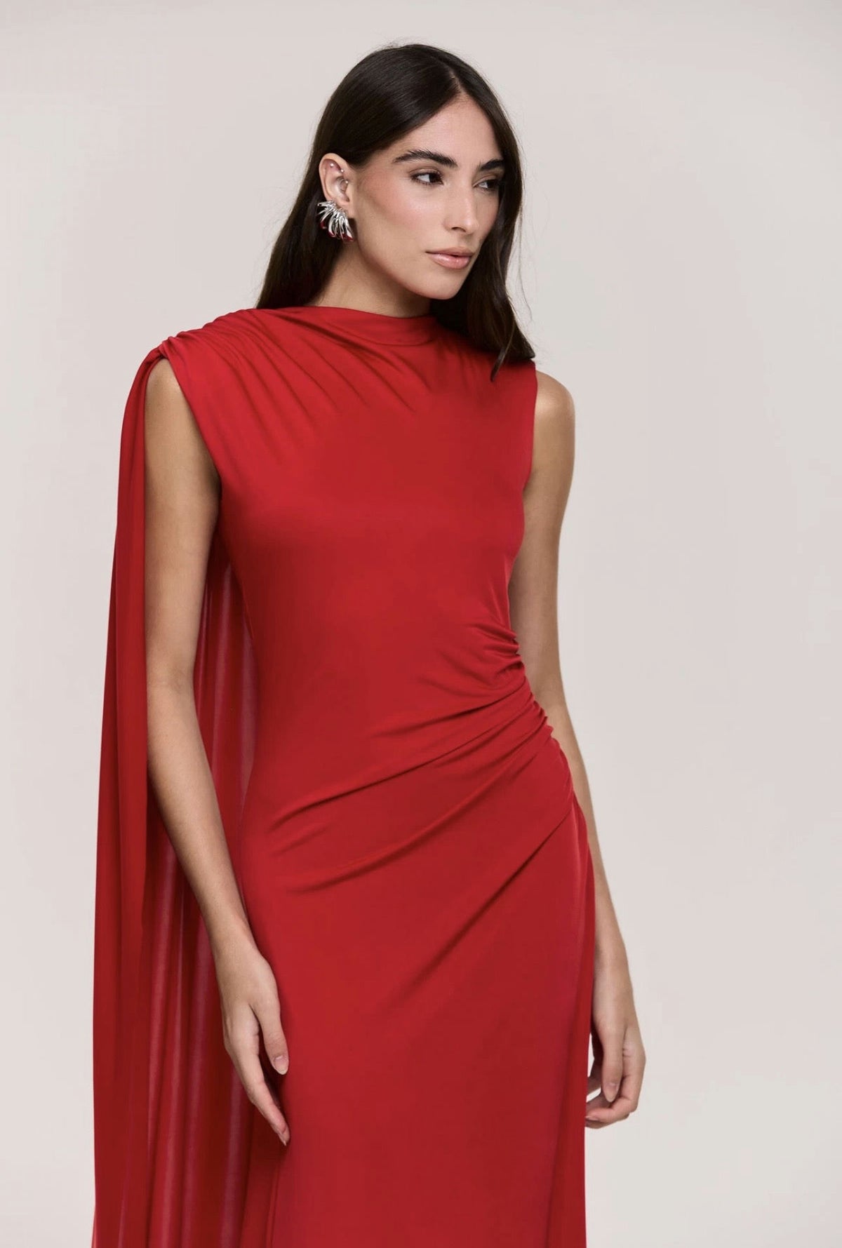 vestido capa circular vermelho