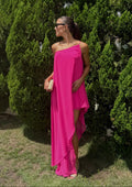 vestido assimétrico fenda rosa